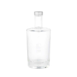 Botella cilíndrica de vidrio con tapa plateada antigoteo 540ml vista principal