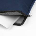 Funda de nylon reciclado portátil resistente e impermeable 15,6'' color azul marino vista de detalle