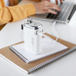 Powerbank con cable retráctil y pantalla digital de 20.000 mAh color blanco