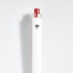Bolígrafo de plástico con diseño plano y NFC integrado de tinta negra color rojo