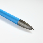 Bolígrafo de aluminio engomado con clip de plástico y tinta azul color azul claro