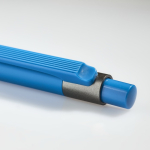 Bolígrafo de aluminio engomado con clip de plástico y tinta azul color azul claro