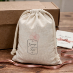 Bolsa pequeña de material ecológico con cordones a juego 140 g/m2 vista 1