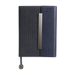 Agenda diaria de piel sintética, textura acanalada y cierre magnético A5 color azul marino vista 1