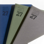 Agenda de piel sintética con solapa triangular magnética A5 color gris oscuro