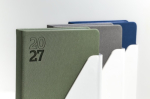 Agenda de piel sintética con solapa triangular magnética A5 color verde oliva
