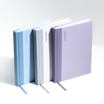 Agenda diaria de papel estucado y acabado laminado con marcapáginas A5 color violeta