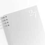 Agenda de piel sintética con tapa dura y doble espiral plateado A5 color blanco