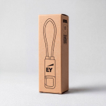 Llavero de plástico reciclado con cable USB-C y carga rápida 60W color negro vista en caja