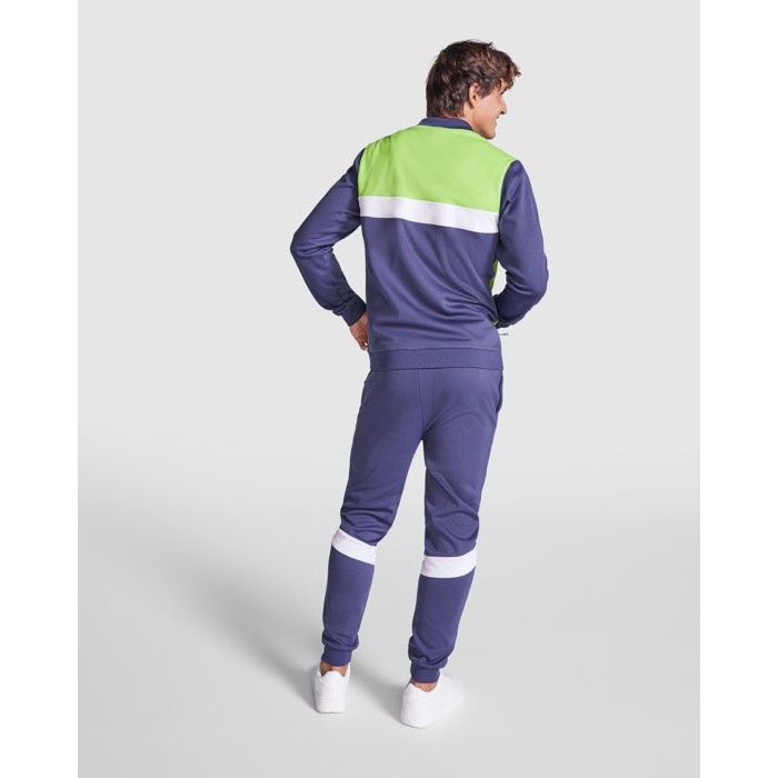 Chaqueta sport de poliéster con cierre frontal 240 g/m2 Roly Direct Leros color verde tercera vista de uso