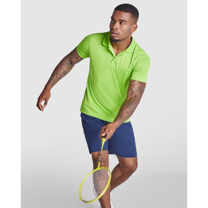 Polo técnico de poliéster piqué de manga corta 150 g/m2 Roly Direct Monzha color turquesa primera vista de uso