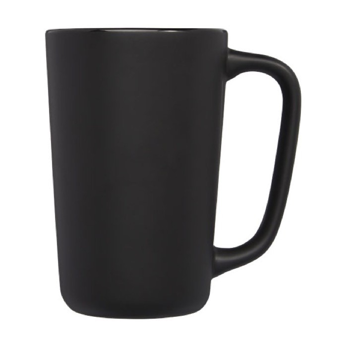 Taza de cerámica grande con acabado mate color negro vista lateral Taza de cerámica grande con acabado mate color negro vista lateral