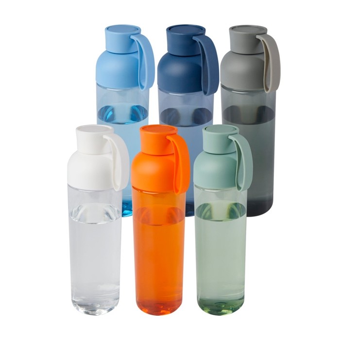 Botella de plástico reciclado con una cómoda asa de silicona 600ml varios colores Botella de plástico reciclado con una cómoda asa de silicona 600ml varios colores