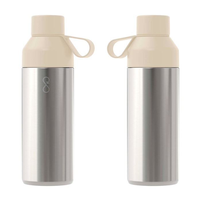 Botella hecha de materiales reciclados con taza 620ml Ocean Bottle color arena tercera vista Botella hecha de materiales reciclados con taza 620ml Ocean Bottle color arena tercera vista