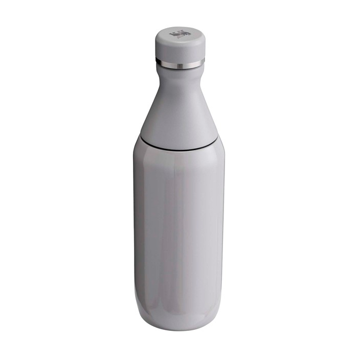 Botella de acero inox reciclado con abertura de dos piezas 350ml Stanley All Day Slim color gris tercera vista Botella de acero inox reciclado con abertura de dos piezas 350ml Stanley All Day Slim color gris tercera vista