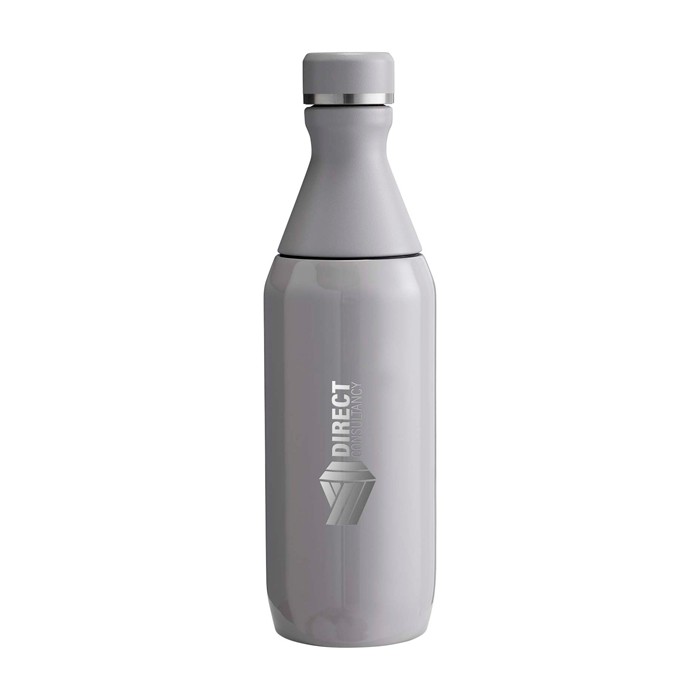 Botella de acero inox reciclado con abertura de dos piezas 350ml Stanley All Day Slim color gris vista impresa logo 2 Botella de acero inox reciclado con abertura de dos piezas 350ml Stanley All Day Slim color gris vista impresa logo 2