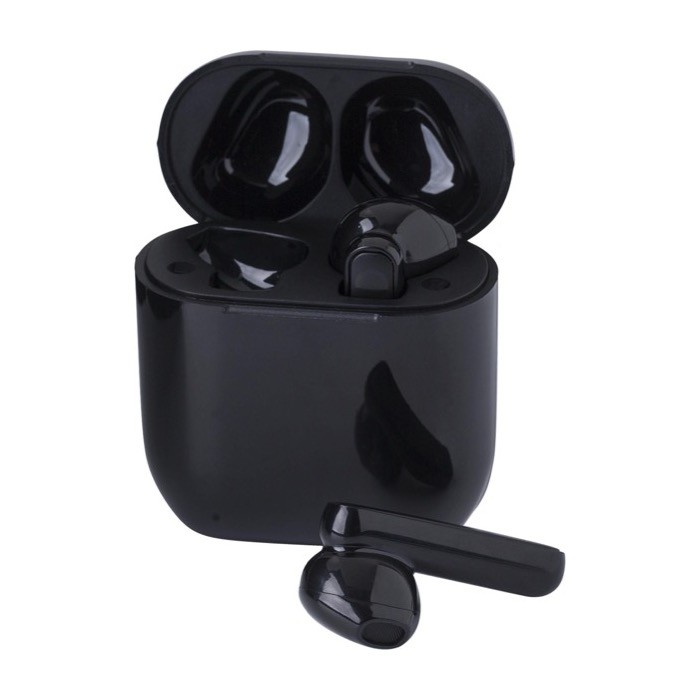 Auriculares presentados en estuche a juego con cargador USB-C primera vista Auriculares presentados en estuche a juego con cargador USB-C primera vista