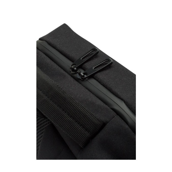 Mochila para portátil hecha de poliéster con correa para trolley 15'' color negro octava vista Mochila para portátil hecha de poliéster con correa para trolley 15'' color negro octava vista