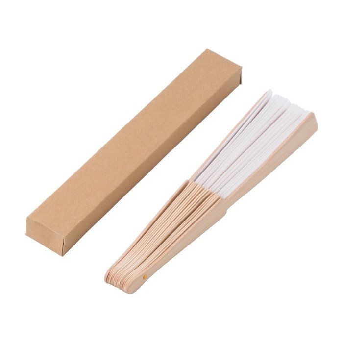 Abanico hecho de RPET color blanco con mango de madera clara color blanco roto tercera vista