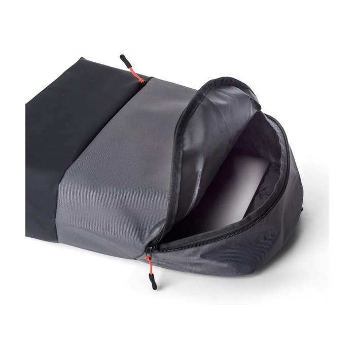 Mochila bicolor para portátil con detalles a color en cremallera 15'' color gris octava vista Mochila bicolor para portátil con detalles a color en cremallera 15'' color gris octava vista