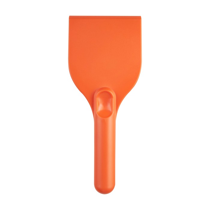 Raspador de hielo grande de plástico reciclado con mango color naranja segunda vista frontal