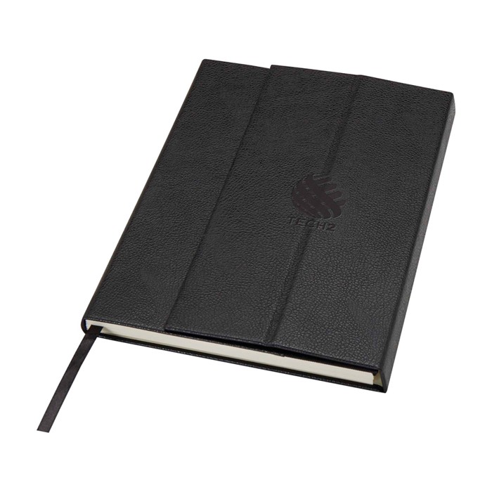 Libreta de tapa dura de plástico reciclado A5 hojas a rayas color negro vista detalle con logo