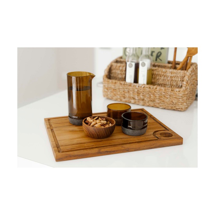 Tabla de cortar hecha a mano con la raíz de un árbol de teca color madera imagen de estilo de vida