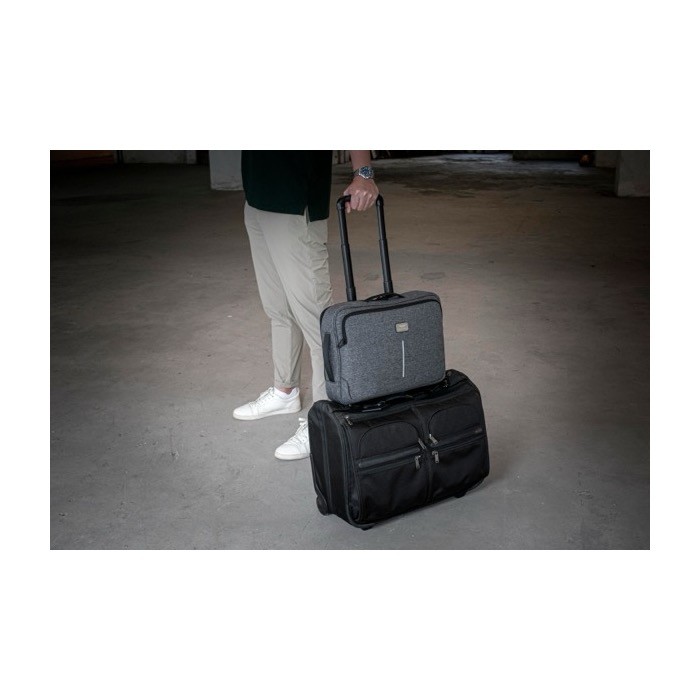 Mochila con posibilidad de convertir a maletín de portátil 16 Mochila con posibilidad de convertir a maletín de portátil 16