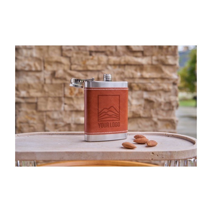 Petaca de acero inoxidable con funda de cuero marrón 100ml octava vista Petaca de acero inoxidable con funda de cuero marrón 100ml octava vista