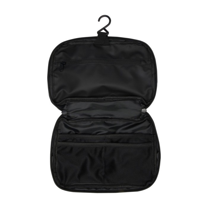 Neceser de poliéster reciclado 900D con compartimiento principal color verde tercera vista frontal Neceser de poliéster reciclado 900D con compartimiento principal color verde tercera vista frontal