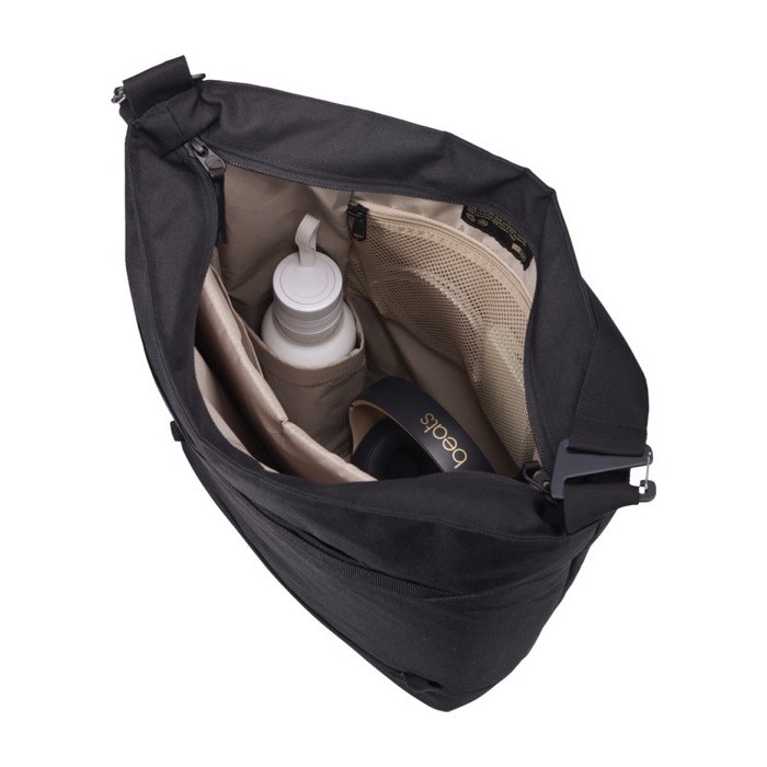 Bolsa tote para PC de poliéster reciclado con organizadores 15,6” color negro tercera vista Bolsa tote para PC de poliéster reciclado con organizadores 15,6” color negro tercera vista