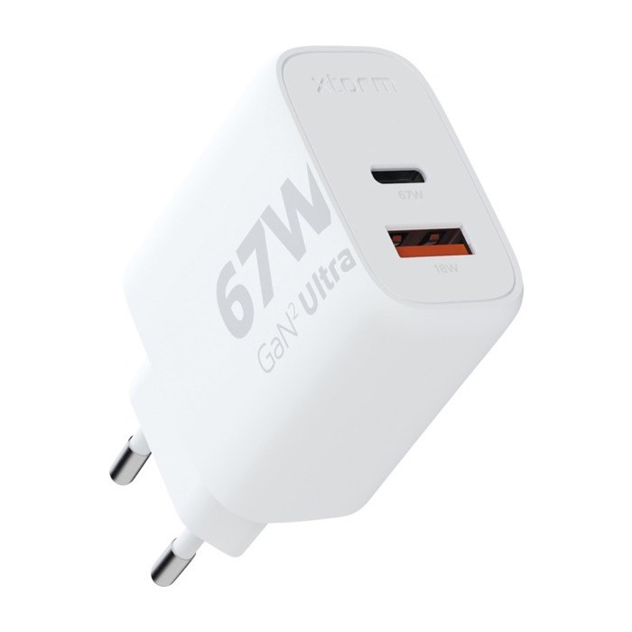 Enchufe cargador con 2 puertos USB y una potencia de 67W color blanco