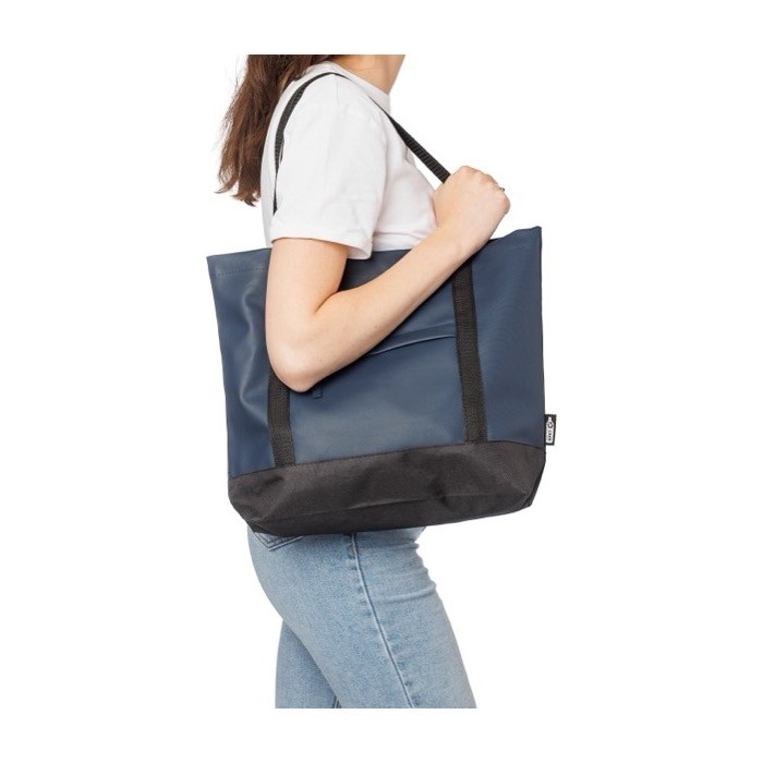 Bolsa de hombro resistente al agua con compartimiento frontal color azul tercera vista Bolsa de hombro resistente al agua con compartimiento frontal color azul tercera vista