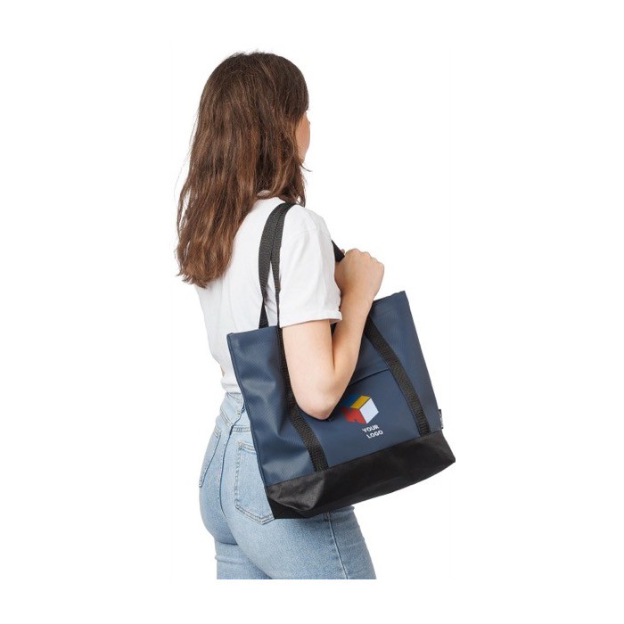 Bolsa de hombro resistente al agua con compartimiento frontal segunda vista Bolsa de hombro resistente al agua con compartimiento frontal segunda vista