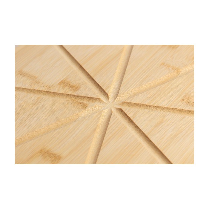 Tabla de pizza de bambú con guías de corte y un cortador y espátula undécima vista Tabla de pizza de bambú con guías de corte y un cortador y espátula undécima vista
