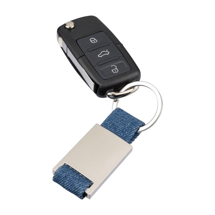 Llavero de zinc personalizable con detalle de tela vaquera tercera vista Llavero de zinc personalizable con detalle de tela vaquera tercera vista