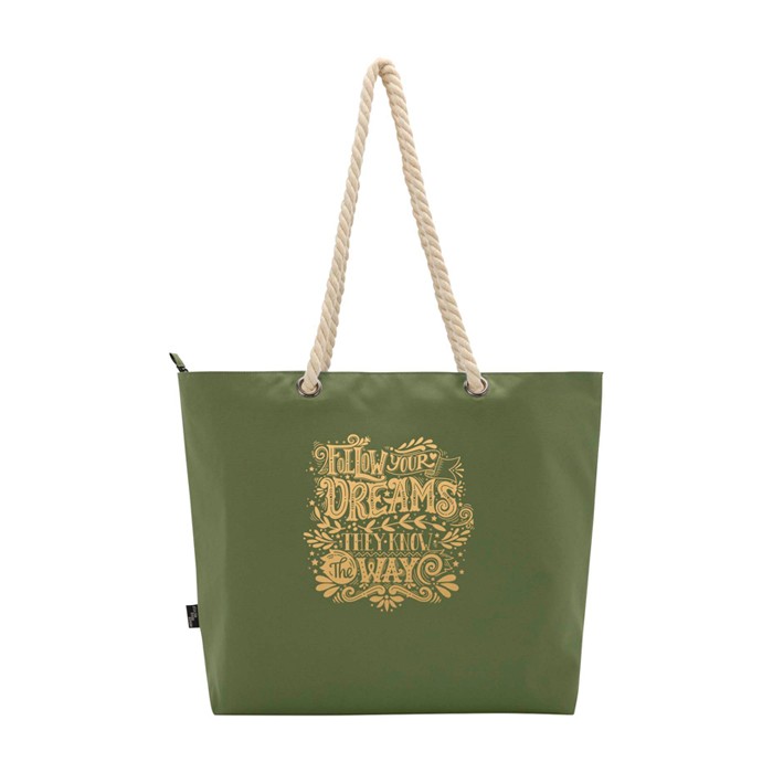 Bolsa de playa de poliéster reciclado con asas de cordón 23L color verde oliva vista trasera con logo