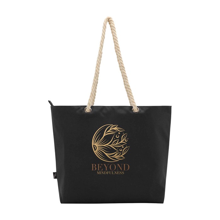 Bolsa de playa de poliéster reciclado con asas de cordón 23L color negro vista trasera con logo