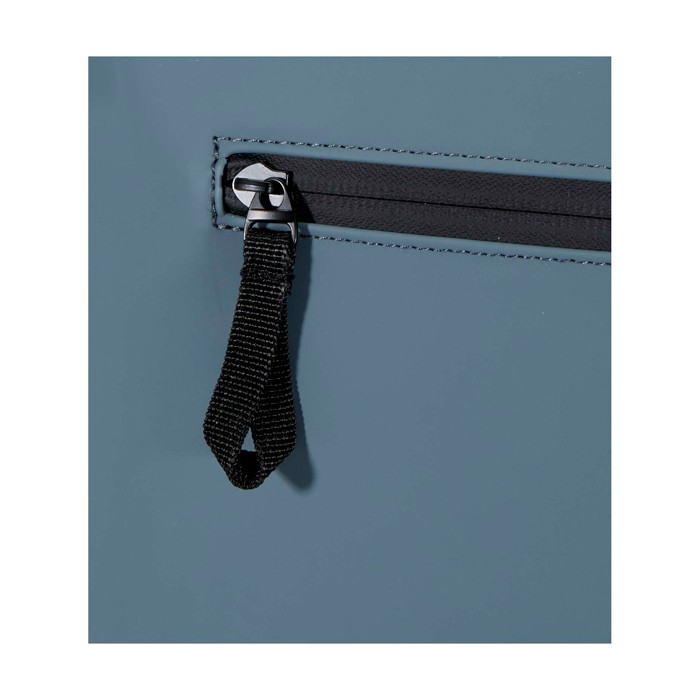 Mochila enrollable de piel sintética impermeable para PC 15” color azul cian vista detalle 1 Mochila enrollable de piel sintética impermeable para PC 15” color azul cian vista detalle 1