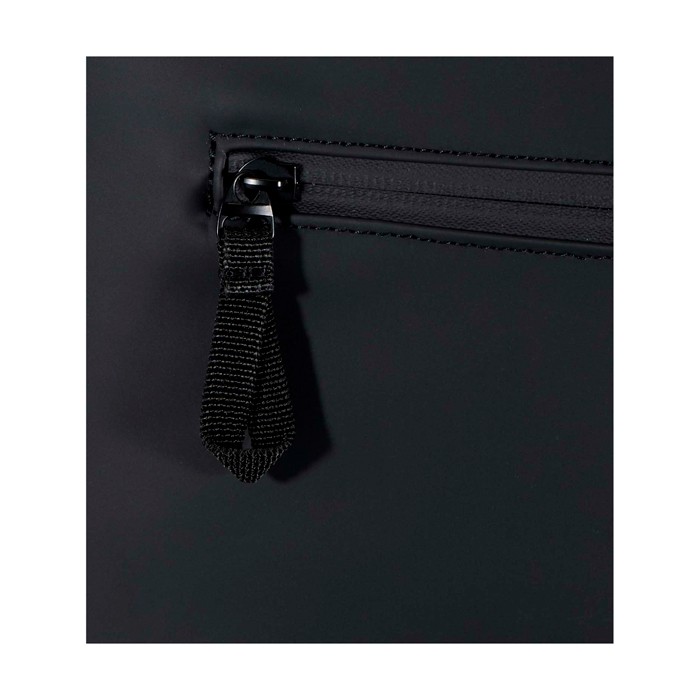 Mochila enrollable de piel sintética impermeable para PC 15” color negro vista detalle 1 Mochila enrollable de piel sintética impermeable para PC 15” color negro vista detalle 1