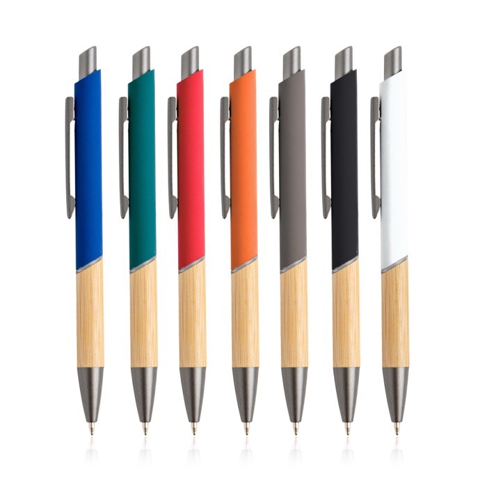 Bolígrafo de aluminio reciclado con empuñadura de bambú tinta azul vista con varios colores