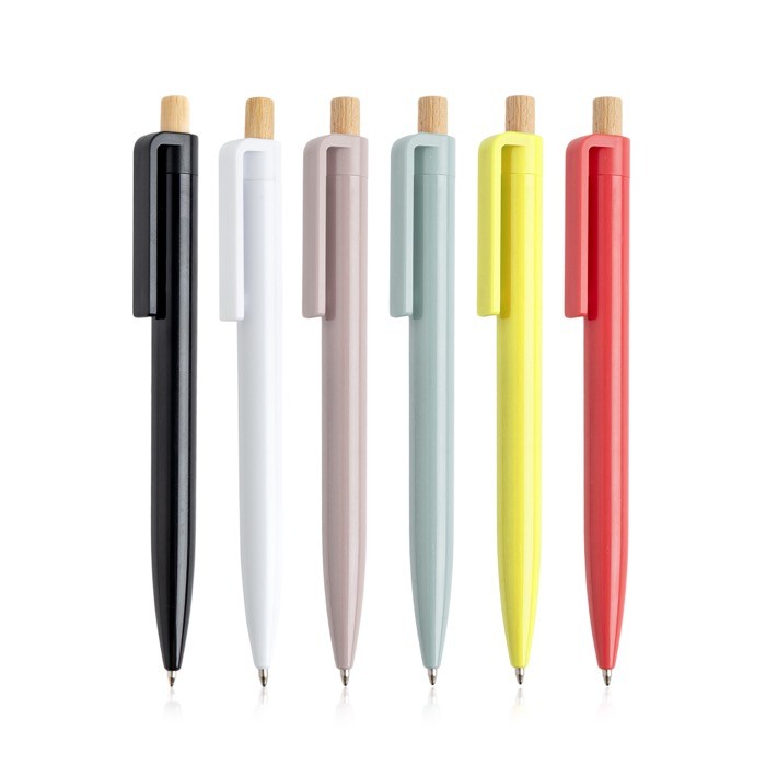 Bolígrafo de plástico reciclado con botón de bambú tinta azul vista con varios colores Bolígrafo de plástico reciclado con botón de bambú tinta azul vista con varios colores