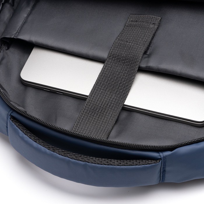 Mochila de piel PU con asas y hombro acolchadas para portátil 15” color azul marino vista detalle 4