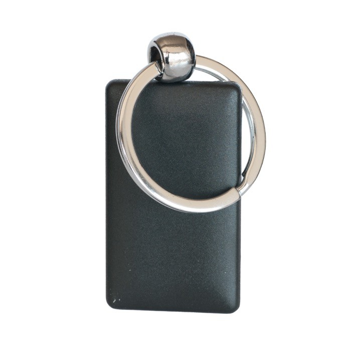 Llavero rectangular con lado de plástico de color y aro de metal color negro vista 1
