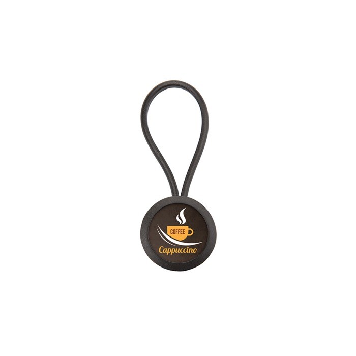 Llavero de forma ovalada con cuerda y papel insertado a una cara color negro vista con logo impreso Llavero de forma ovalada con cuerda y papel insertado a una cara color negro vista con logo impreso