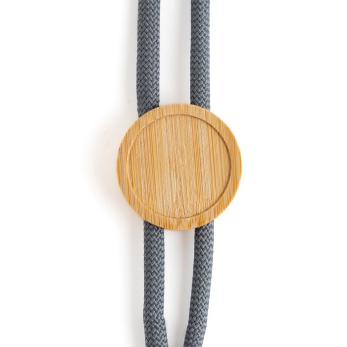 Lanyard ecológico con diseño tubular y ajuste hecho de bambú vista 1 Lanyard ecológico con diseño tubular y ajuste hecho de bambú vista 1
