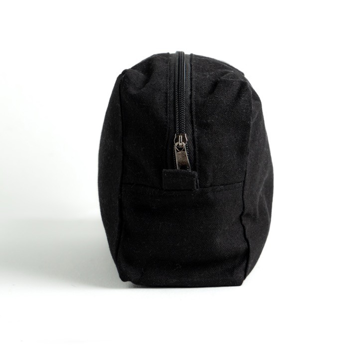 Neceser hecho en lona de canvas ideal para organizar los artículos color negro vista 2 Neceser hecho en lona de canvas ideal para organizar los artículos color negro vista 2