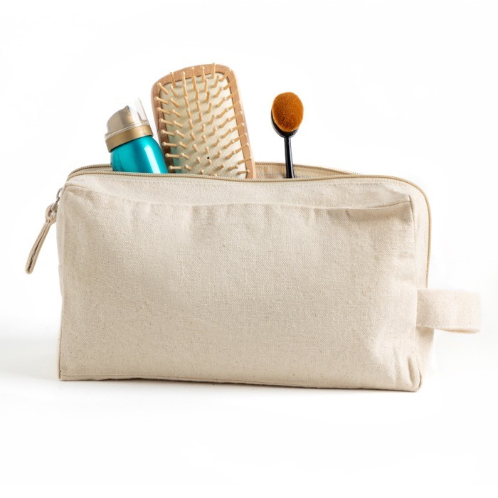 Neceser de lona en canvas con doble compartimento y asa incluida vista de ambiente Neceser de lona en canvas con doble compartimento y asa incluida vista de ambiente