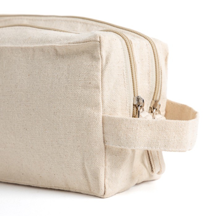 Neceser de lona en canvas con doble compartimento y asa incluida vista 1 Neceser de lona en canvas con doble compartimento y asa incluida vista 1