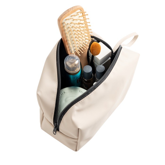 Neceser de cuero sintético con bolsillo principal con cremallera color beige vista 2